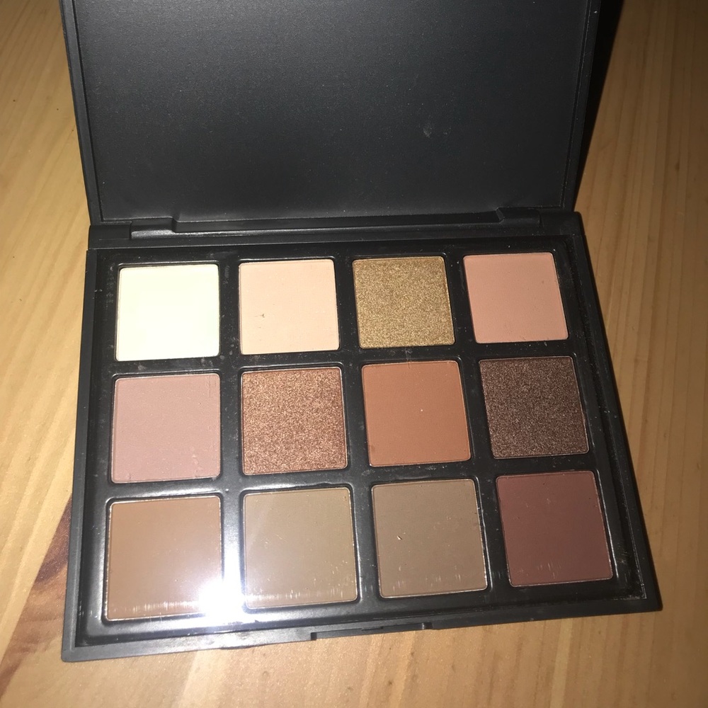 NUE by Laritzy palette